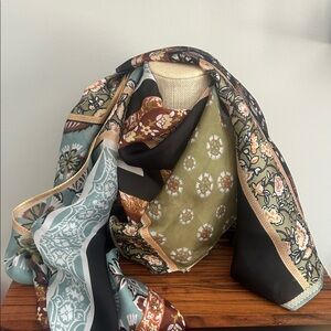 Vince Camuto Floral/Pattetn Block Scarf